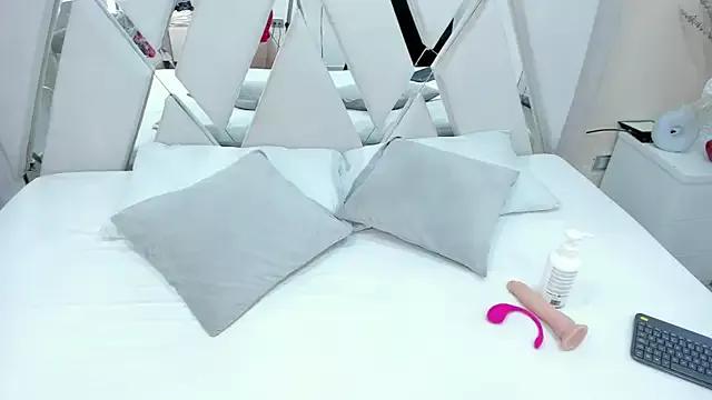 DaniaJohnson from StripChat is Freechat