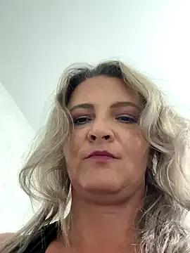 dannydoll33 from StripChat
