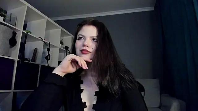 Discover our girls online shows and discover the company of countless livestreamers, with stunning shapes, sex toys and more.