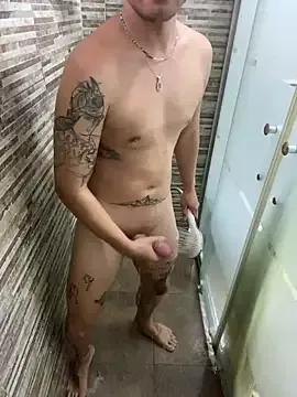 Discover our girls online shows and discover the company of countless livestreamers, with stunning shapes, sex toys and more.