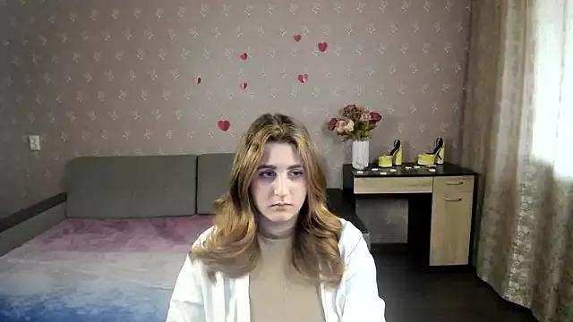 Discover our girls online shows and discover the company of countless livestreamers, with stunning shapes, sex toys and more.