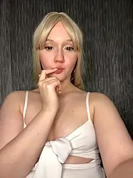 Darling_Bri_ from StripChat is Freechat