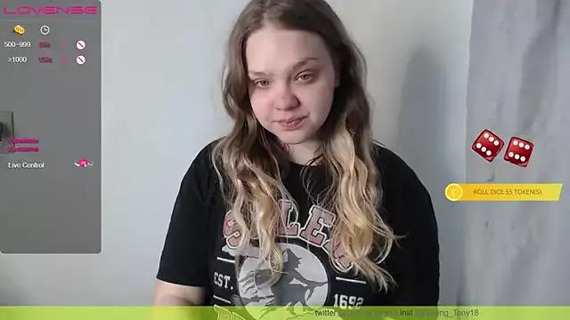 Discover our girls online shows and discover the company of countless livestreamers, with stunning shapes, sex toys and more.
