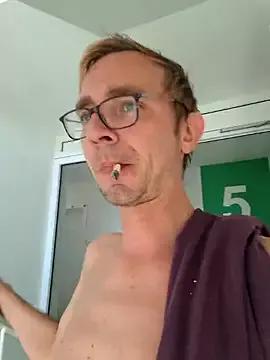 DaveLindau from StripChat is Freechat