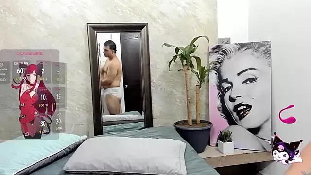 Discover our girls online shows and discover the company of countless livestreamers, with stunning shapes, sex toys and more.