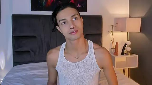 dean_scott from StripChat is Freechat