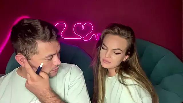 deeplookscouple from StripChat