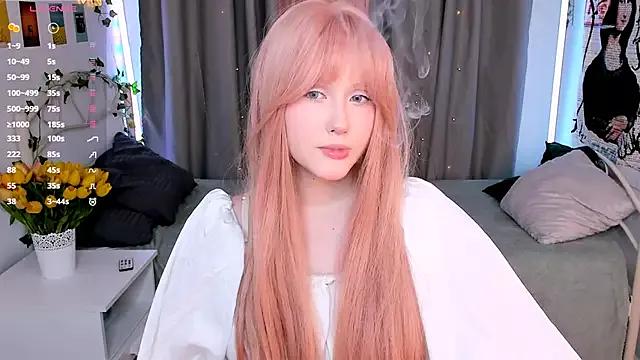 Discover our girls online shows and discover the company of countless livestreamers, with stunning shapes, sex toys and more.