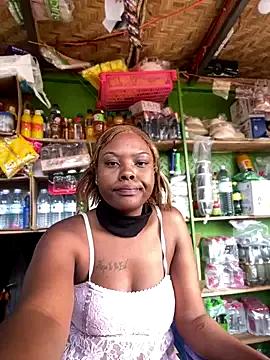 Dellah27 from StripChat