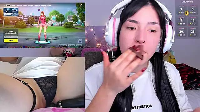 Discover our girls online shows and discover the company of countless livestreamers, with stunning shapes, sex toys and more.