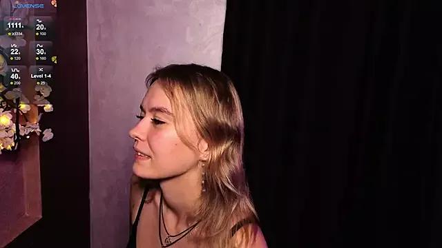 DemonaCast from StripChat is Freechat