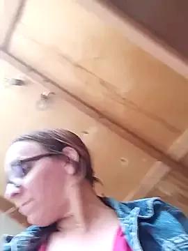 Dettybitch40 from StripChat