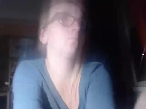 Dettybitch40 from StripChat