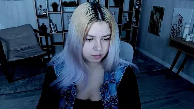 DiaAngell from StripChat