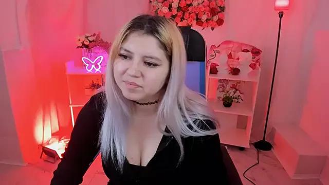 DiaAngell from StripChat