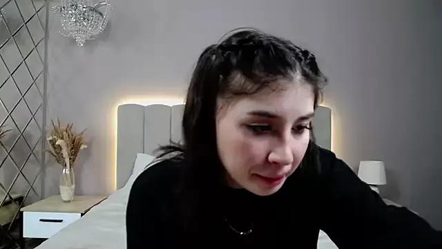 DianaMello from StripChat is Freechat