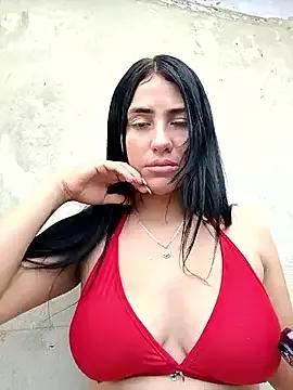 Discover our girls online shows and discover the company of countless livestreamers, with stunning shapes, sex toys and more.