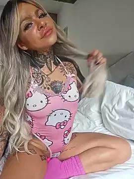 Divina_X_ from StripChat