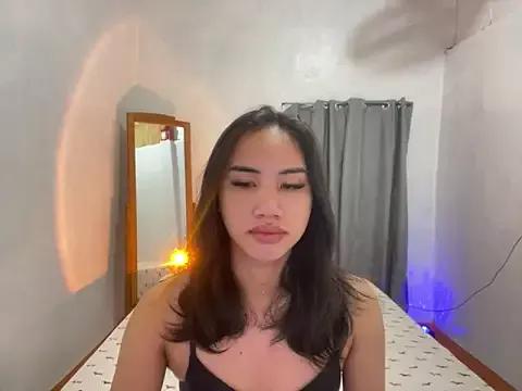 Discover our girls online shows and discover the company of countless livestreamers, with stunning shapes, sex toys and more.