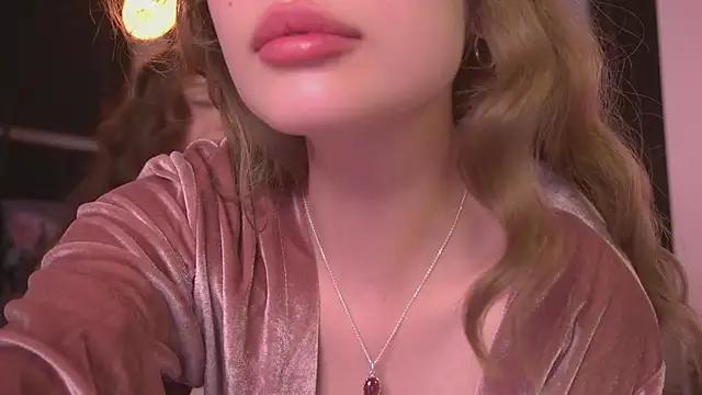 divinelights from StripChat