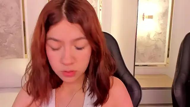 doll_eyees_ from StripChat