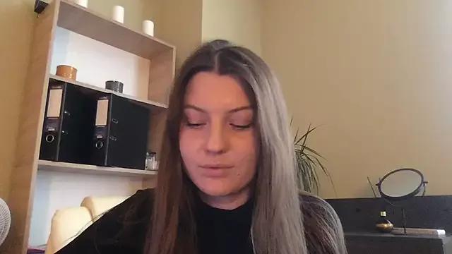 DollyRoma from StripChat