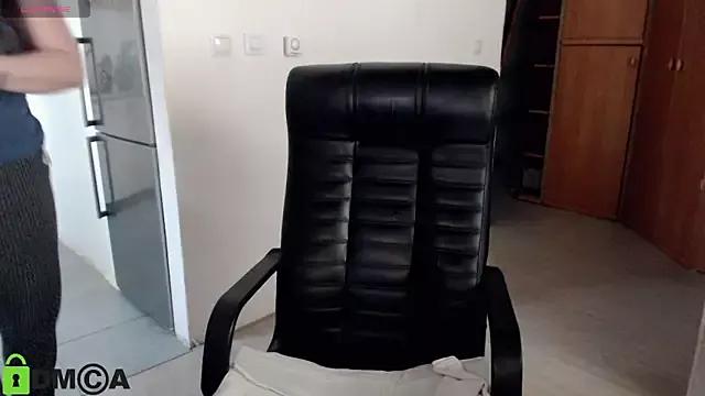 DollySun from StripChat