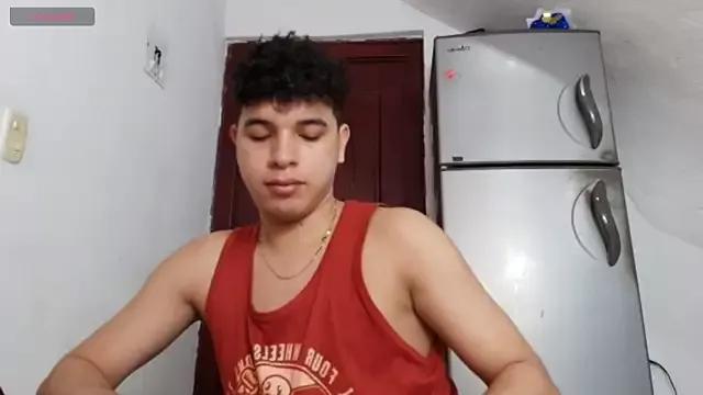 Discover our girls online shows and discover the company of countless livestreamers, with stunning shapes, sex toys and more.