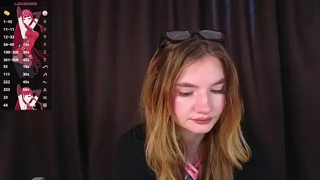 Discover our girls online shows and discover the company of countless livestreamers, with stunning shapes, sex toys and more.