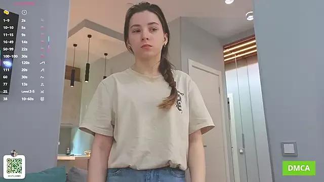 Discover our girls online shows and discover the company of countless livestreamers, with stunning shapes, sex toys and more.