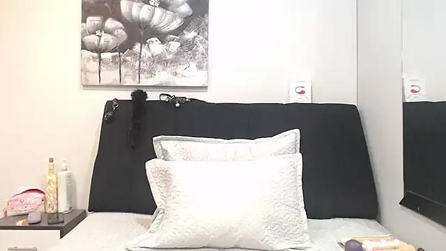 DonnaJoness from StripChat is Freechat