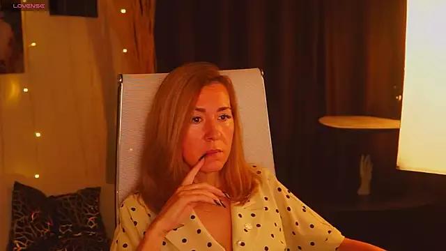 DonnaSmitth from StripChat is Freechat