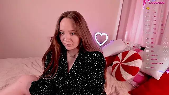 Discover our girls online shows and discover the company of countless livestreamers, with stunning shapes, sex toys and more.