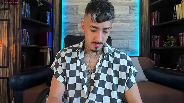 Donovan_Desmond from StripChat