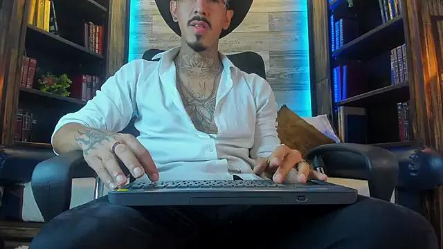 Donovan_Desmond from StripChat