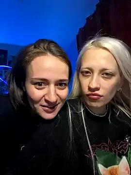 Dooubletroublee from StripChat