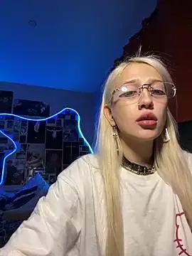 Dooubletroublee from StripChat