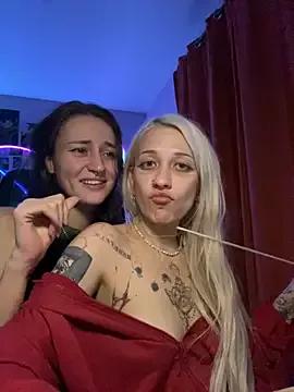 Dooubletroublee from StripChat