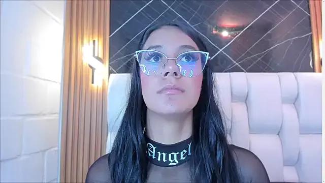 Dulce_dl from StripChat is Freechat