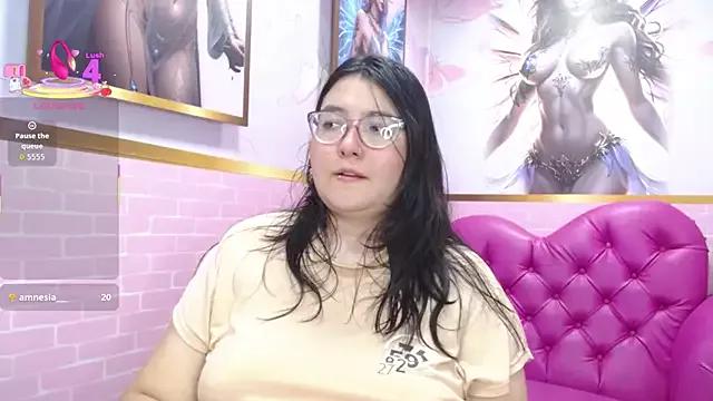 Photos of Dulce_meow from StripChat is Freechat
