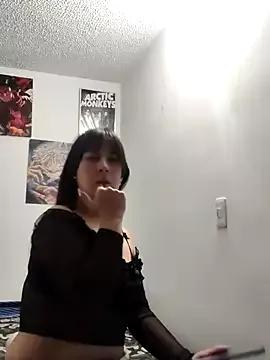 Discover our girls online shows and discover the company of countless livestreamers, with stunning shapes, sex toys and more.