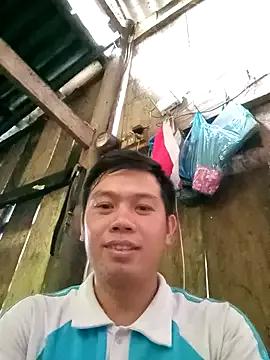 DungLuongg webcams show profile image 