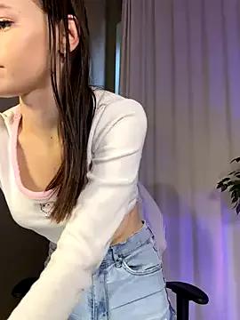 E_l_i_z_e_ from StripChat