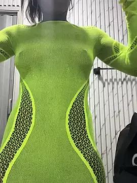 Discover our girls online shows and discover the company of countless livestreamers, with stunning shapes, sex toys and more.