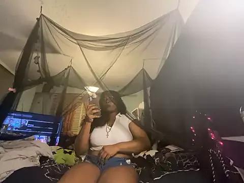 ebunnybri from StripChat is Freechat