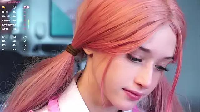Discover our girls online shows and discover the company of countless livestreamers, with stunning shapes, sex toys and more.