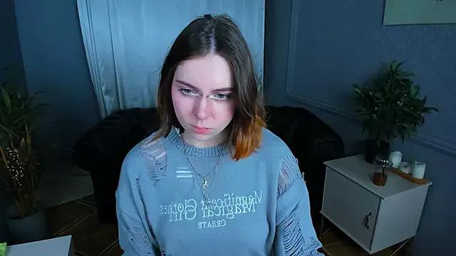 Effie_Woods from StripChat