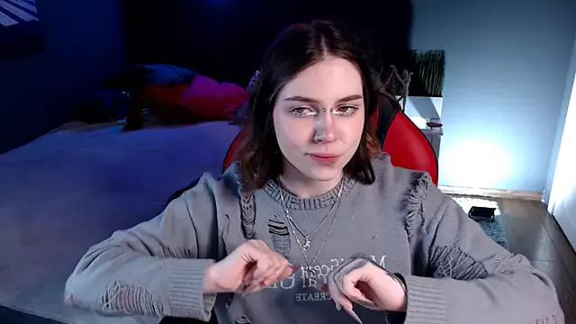 Effie_Woods from StripChat is Freechat