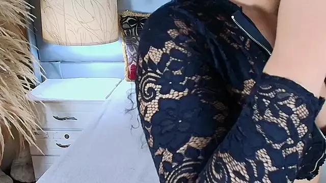 EileenBenzon from StripChat
