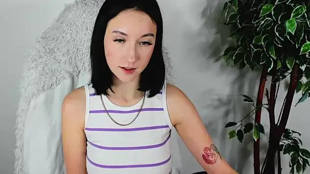 EileenMoores from StripChat is Freechat